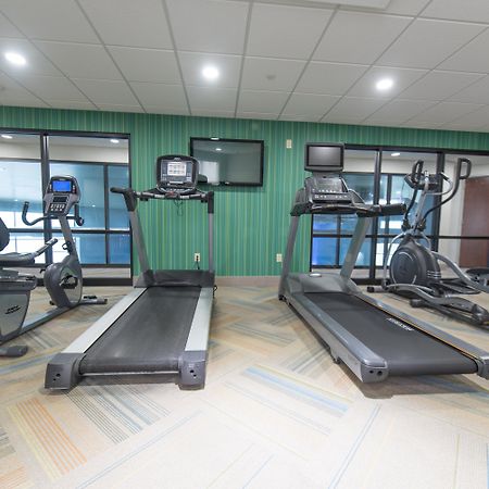 Holiday Inn Express Hotel & Suites Erie An Ihg Hotel Норт Ийст Екстериор снимка