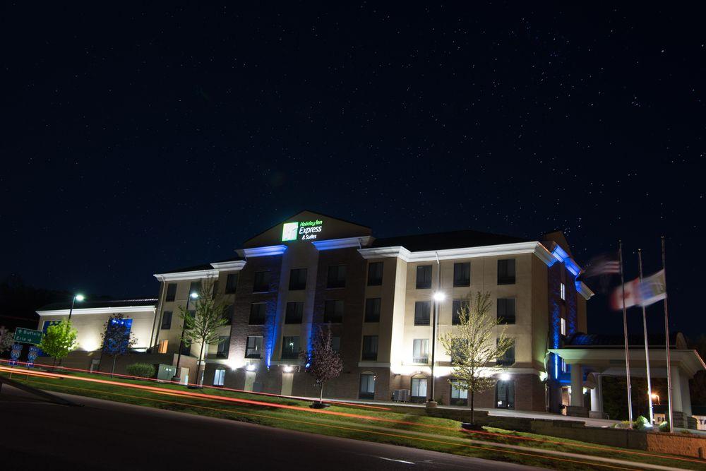 Holiday Inn Express Hotel & Suites Erie An Ihg Hotel Норт Ийст Екстериор снимка