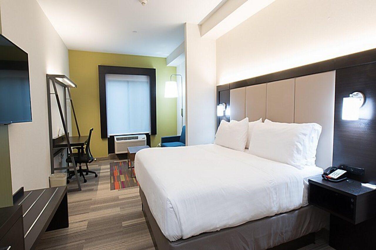 Holiday Inn Express Hotel & Suites Erie An Ihg Hotel Норт Ийст Екстериор снимка