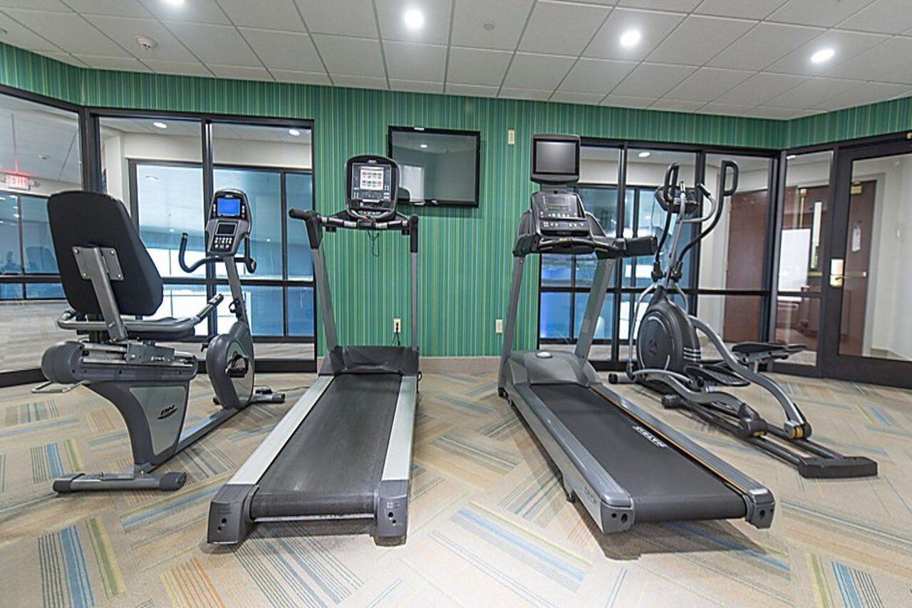 Holiday Inn Express Hotel & Suites Erie An Ihg Hotel Норт Ийст Екстериор снимка