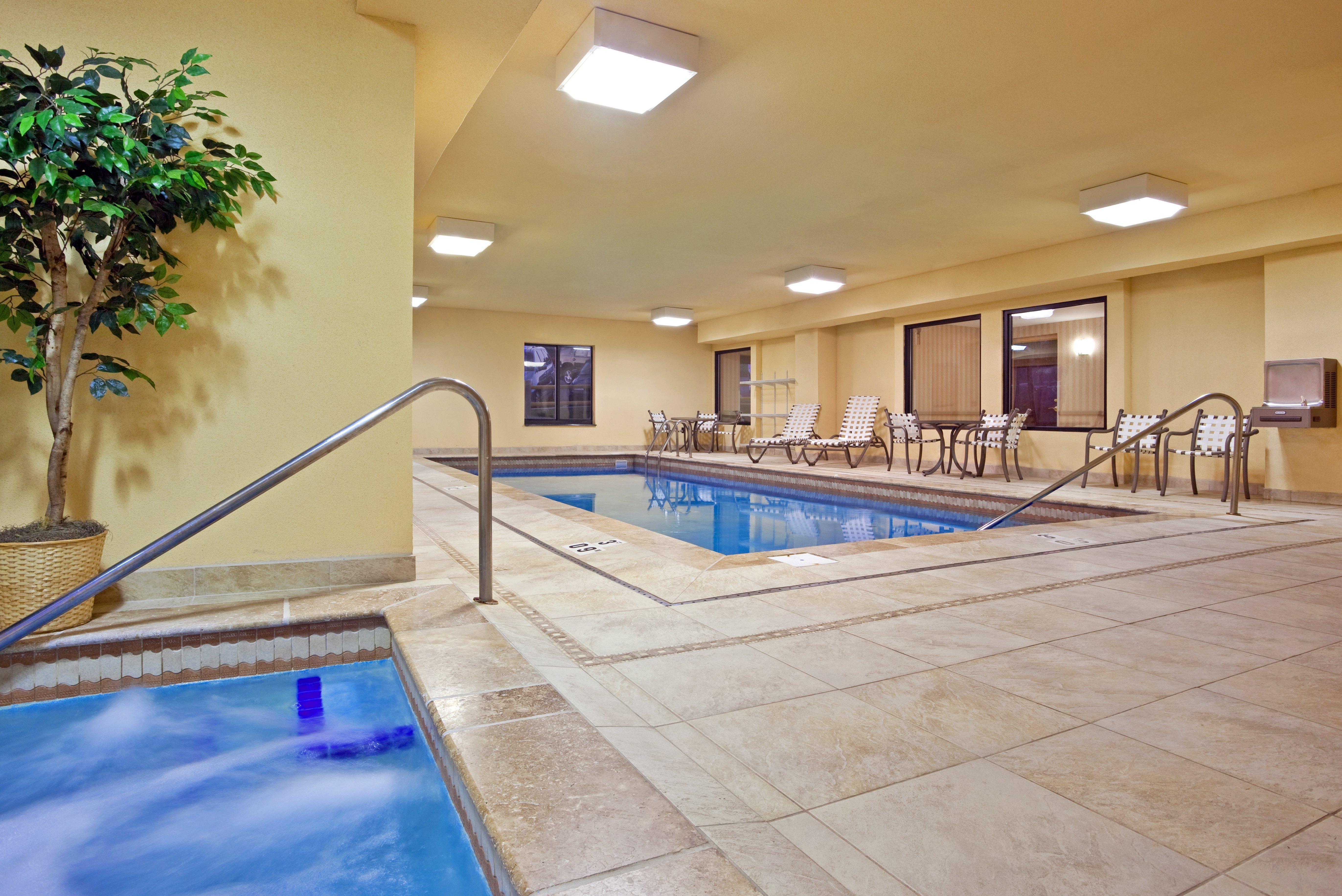 Holiday Inn Express Hotel & Suites Erie An Ihg Hotel Норт Ийст Екстериор снимка