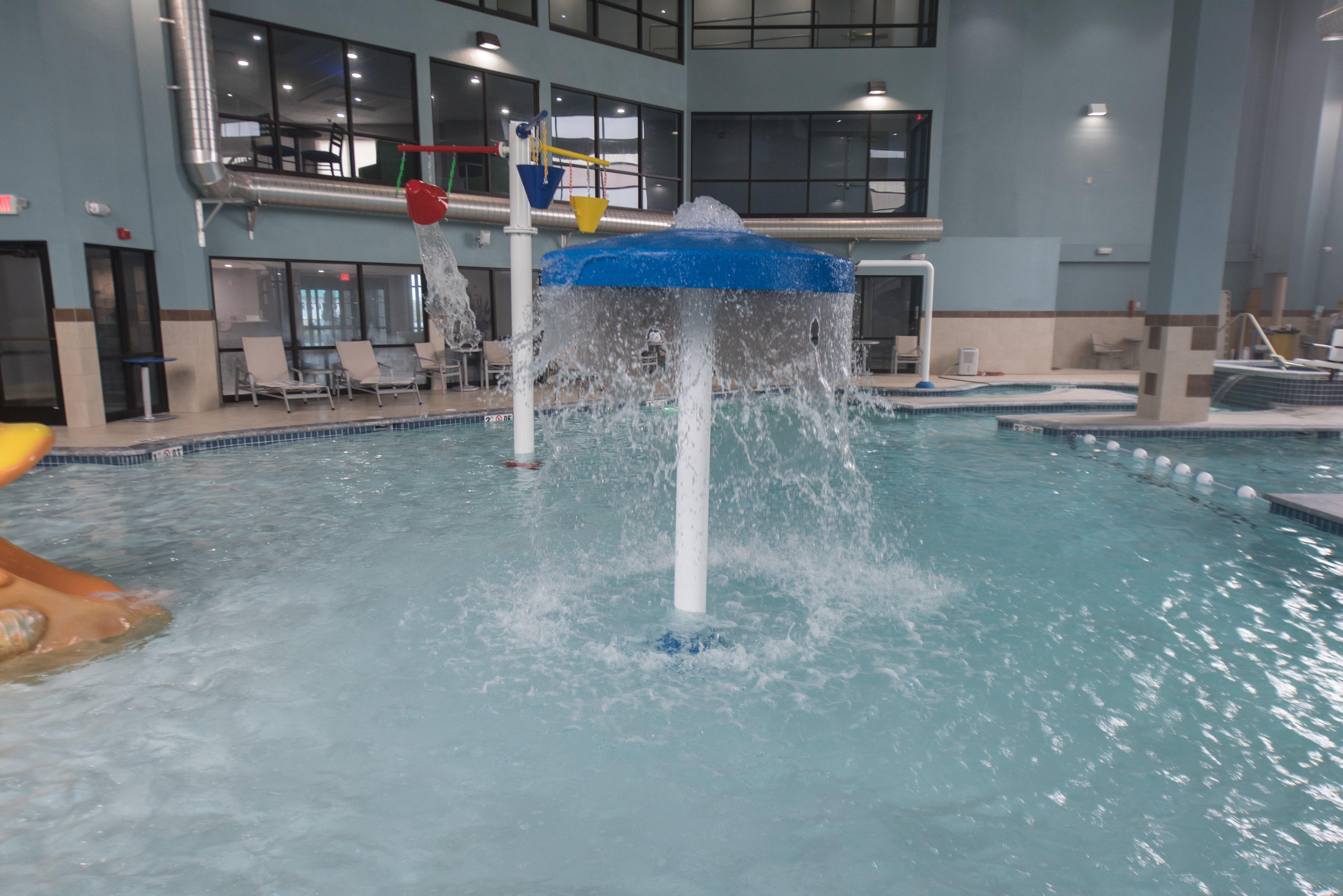Holiday Inn Express Hotel & Suites Erie An Ihg Hotel Норт Ийст Екстериор снимка