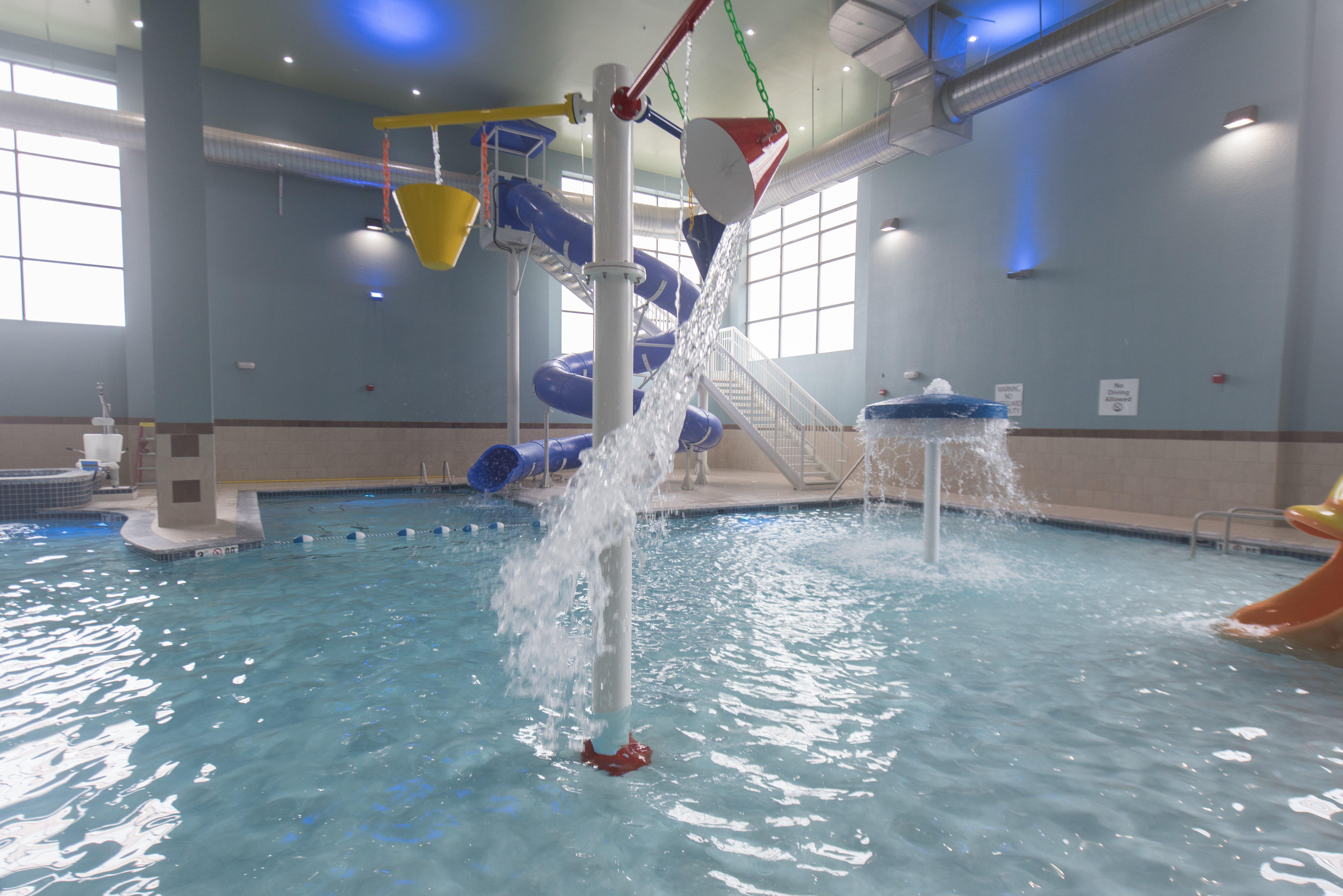 Holiday Inn Express Hotel & Suites Erie An Ihg Hotel Норт Ийст Екстериор снимка