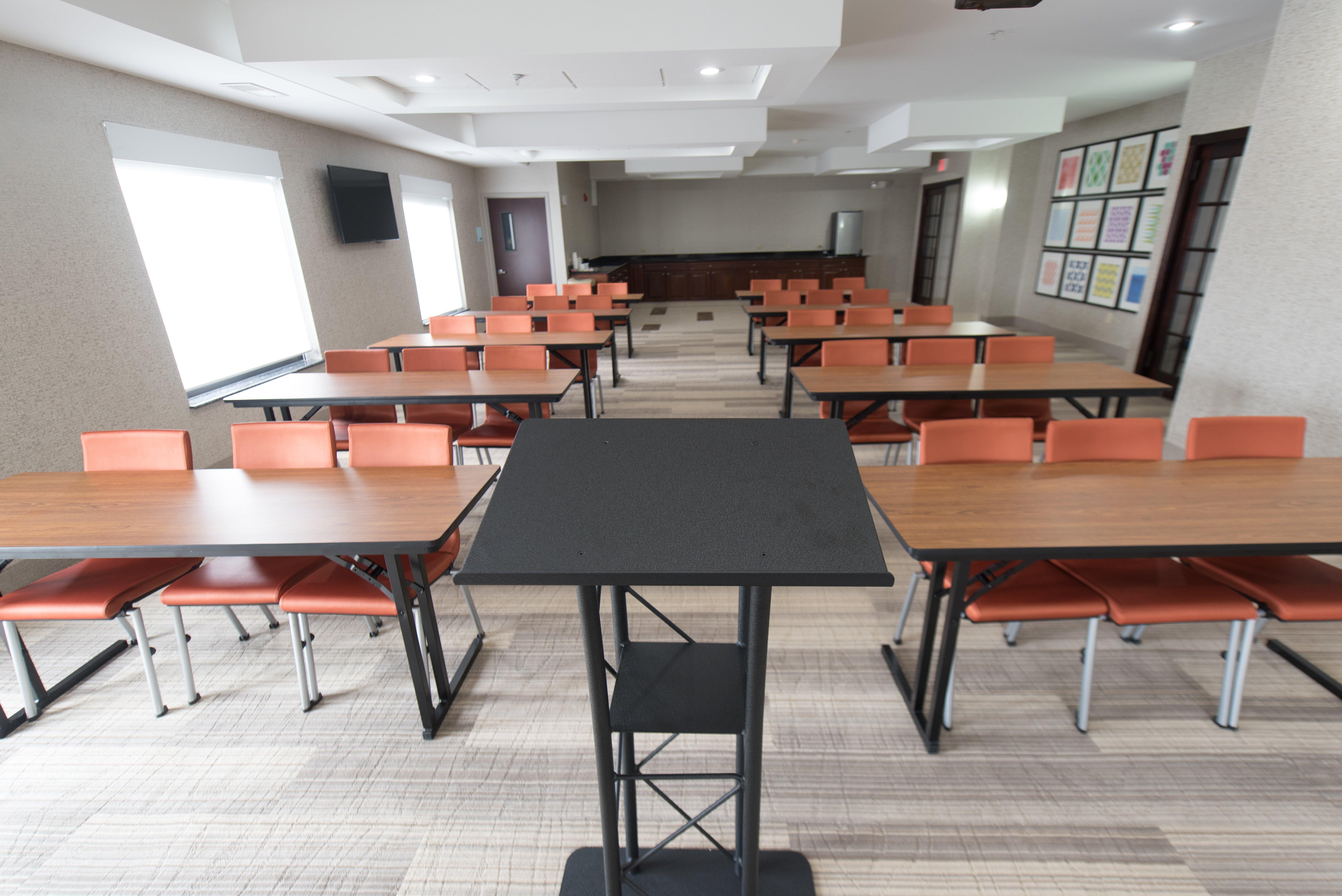 Holiday Inn Express Hotel & Suites Erie An Ihg Hotel Норт Ийст Екстериор снимка