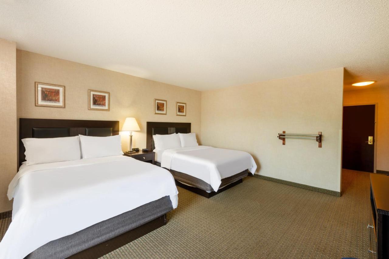 Holiday Inn Express Hotel & Suites Erie An Ihg Hotel Норт Ийст Екстериор снимка
