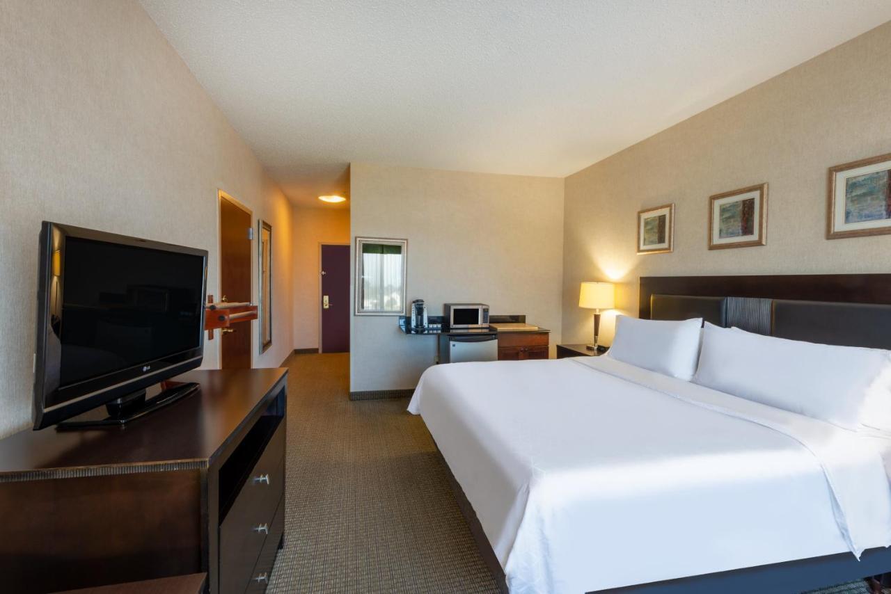 Holiday Inn Express Hotel & Suites Erie An Ihg Hotel Норт Ийст Екстериор снимка