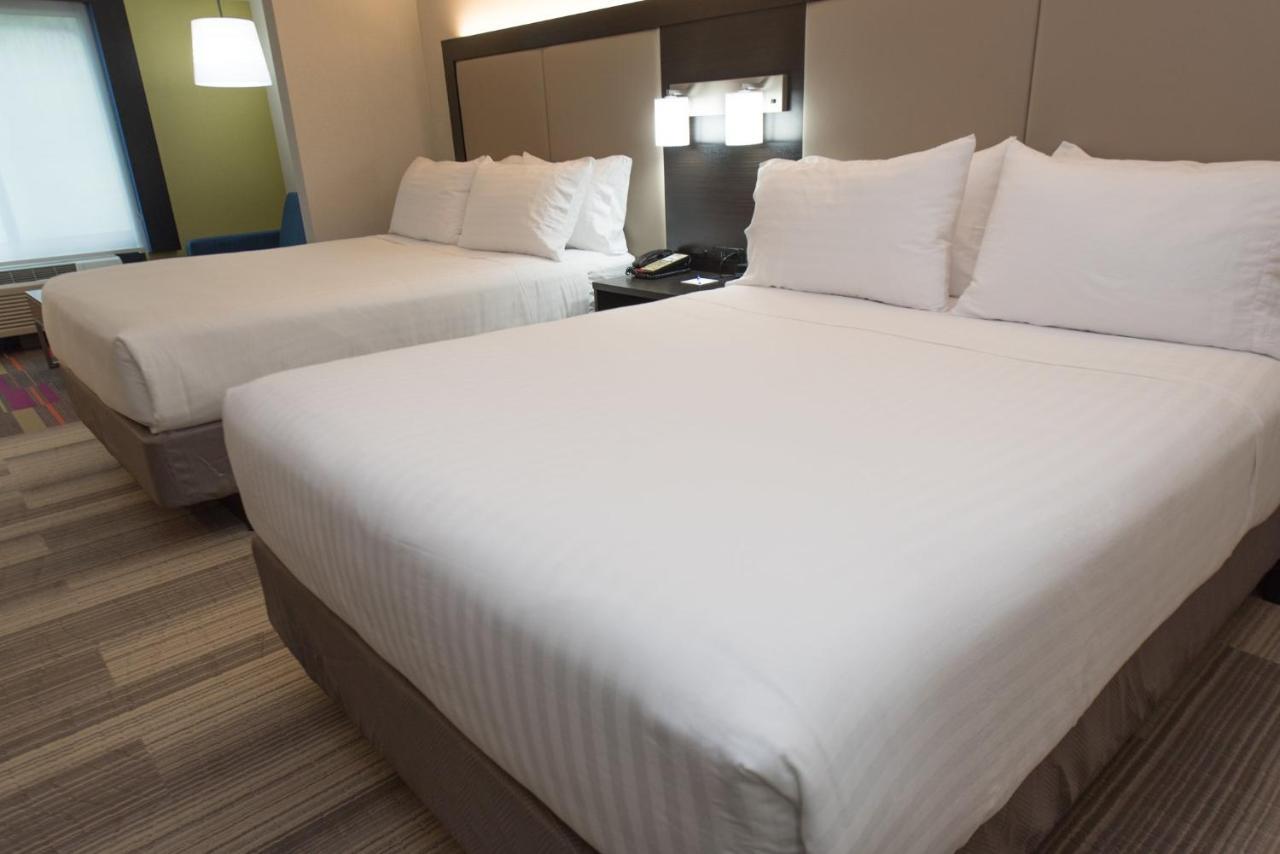 Holiday Inn Express Hotel & Suites Erie An Ihg Hotel Норт Ийст Екстериор снимка