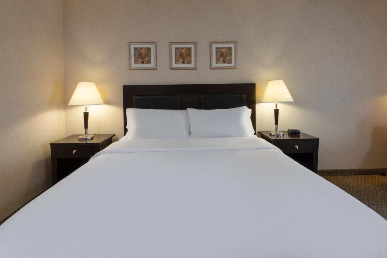Holiday Inn Express Hotel & Suites Erie An Ihg Hotel Норт Ийст Екстериор снимка
