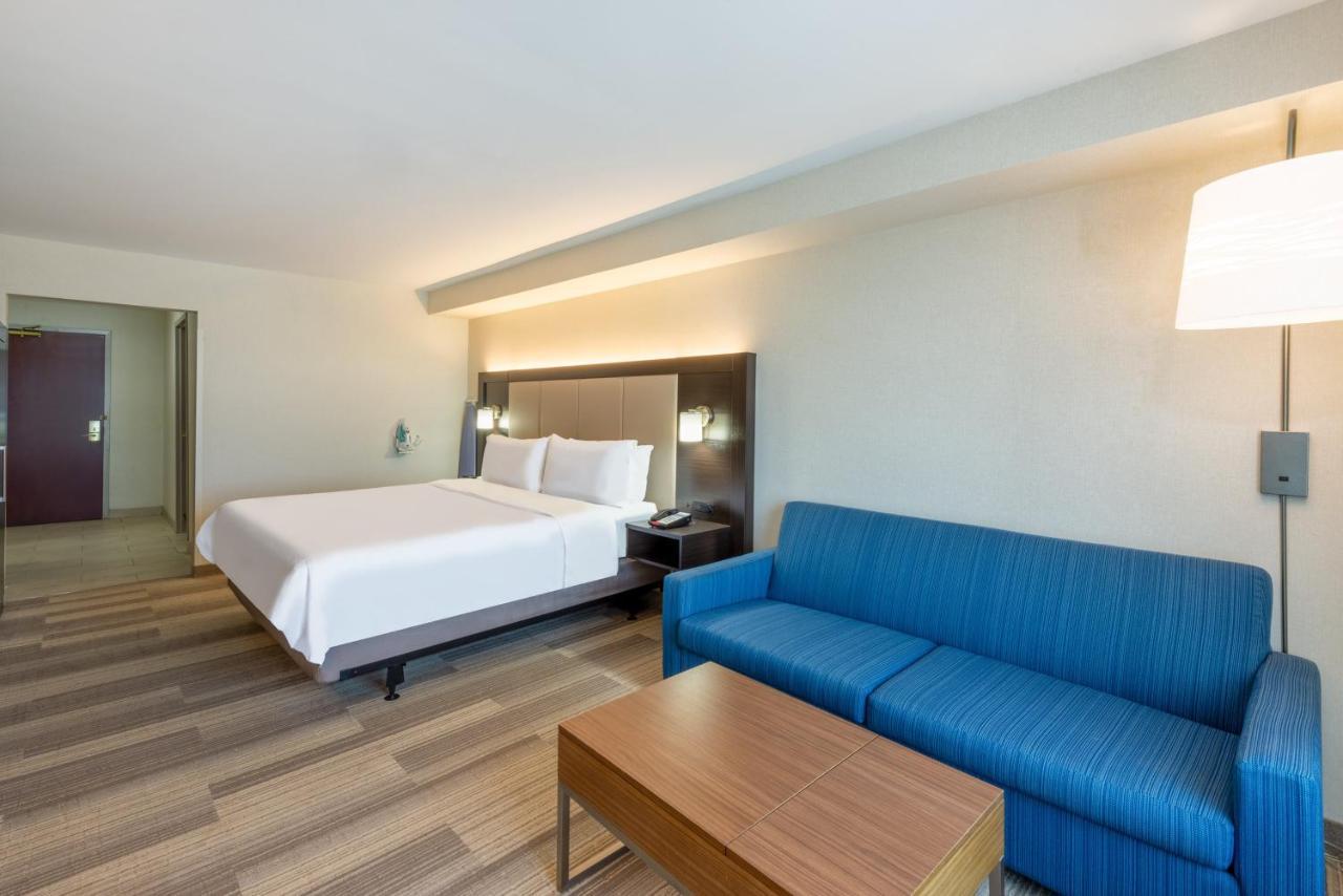 Holiday Inn Express Hotel & Suites Erie An Ihg Hotel Норт Ийст Екстериор снимка