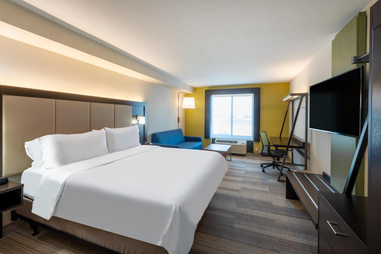Holiday Inn Express Hotel & Suites Erie An Ihg Hotel Норт Ийст Екстериор снимка