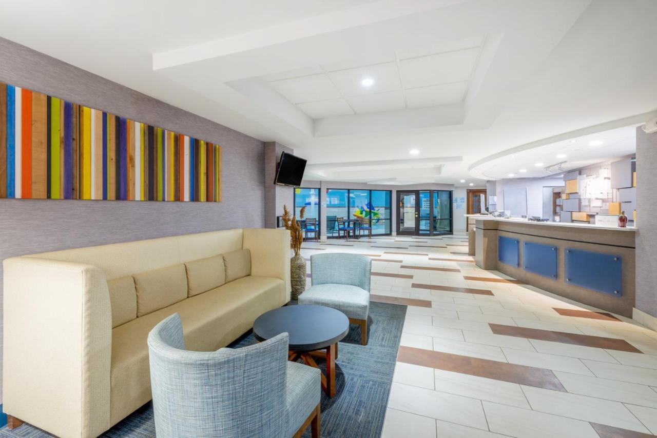 Holiday Inn Express Hotel & Suites Erie An Ihg Hotel Норт Ийст Екстериор снимка