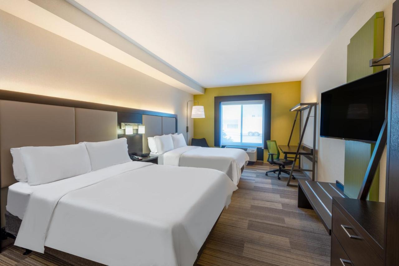 Holiday Inn Express Hotel & Suites Erie An Ihg Hotel Норт Ийст Екстериор снимка