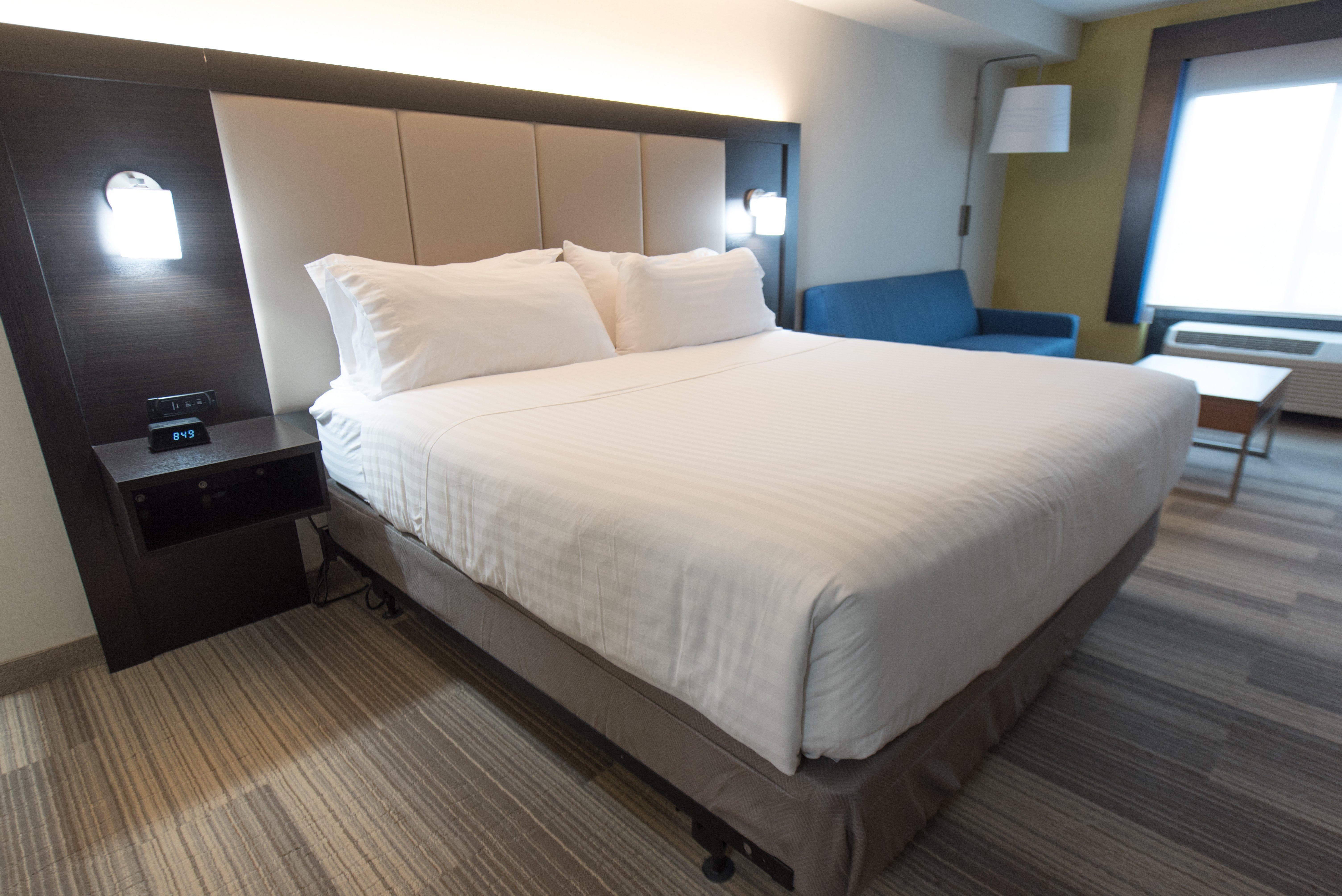 Holiday Inn Express Hotel & Suites Erie An Ihg Hotel Норт Ийст Екстериор снимка